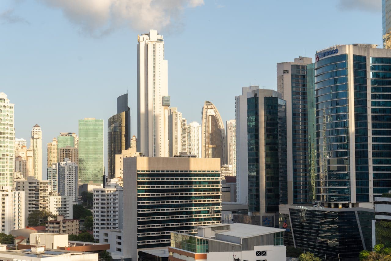 Zonas Económicas Especiales de Panamá: Guía Completa para Inversionistas